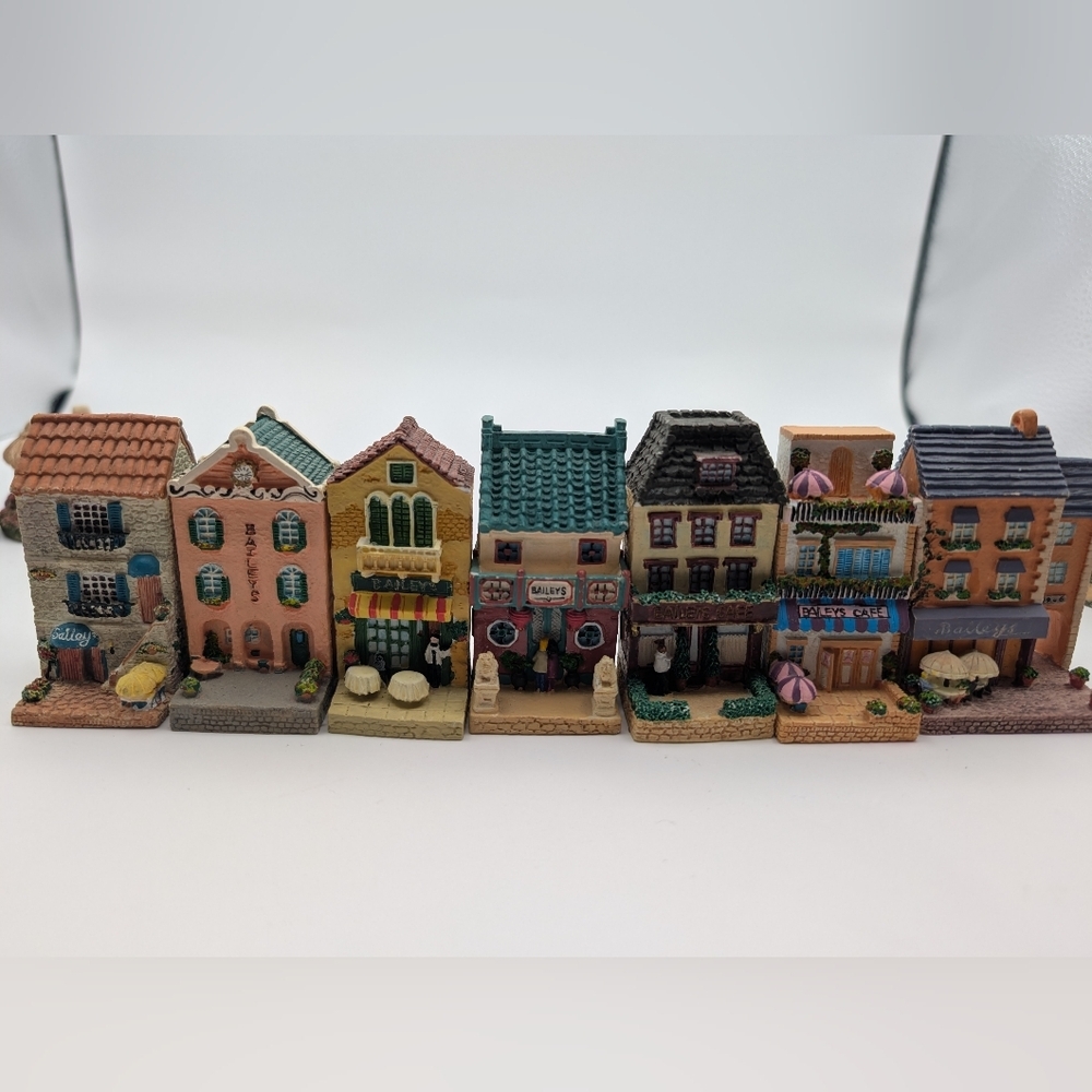 Lot of 11 Vintage Baileys Irish Cream Miniature houses limited edition 1997-2000 - Picture 2 of 3